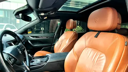2017 Maserati LEVANTE photo 12