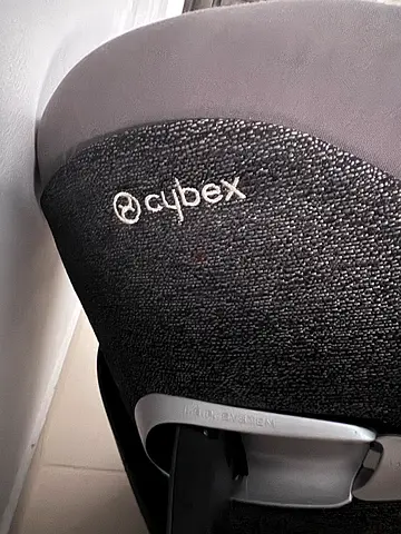 Cybex infant car seat (good condition)