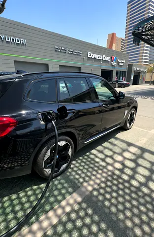 صورة 4 لـ 2021 BMW IX3