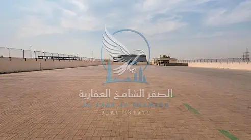 حوطة للإيجار في الصجعة | 60,000 قدم | انترلوك كامل | كهرباء 50 كيلو وات