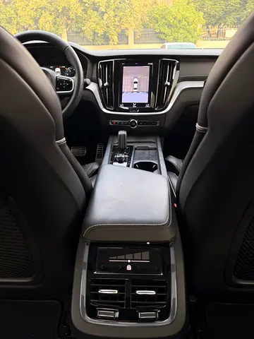 2022 Volvo S60 photo 13