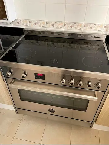 Bertazzoni Stainless steel electric ceramic hob with oven -