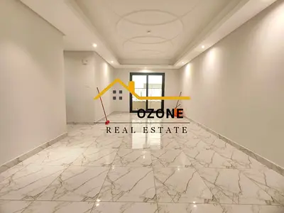 GORGEOUS 2BHK WITH BALCONY AND PARKING //WARDROBES //FAMILY BUILDING CLOSE TO PARK AND MOSQUE
