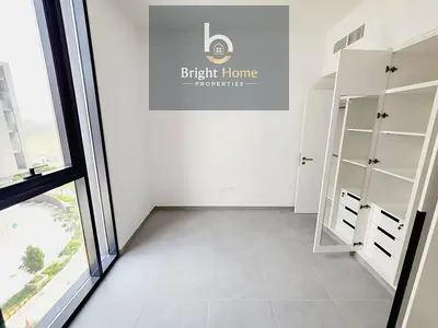 Modern Spacious Apartment with Dedicated Laundry Room