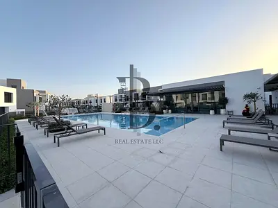 Luxury + Maid Townhouse | Contemporary + Maid |