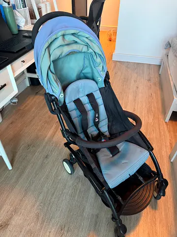 Babyzen Yoyo - Lightweight stroller in good condition, folds compactly