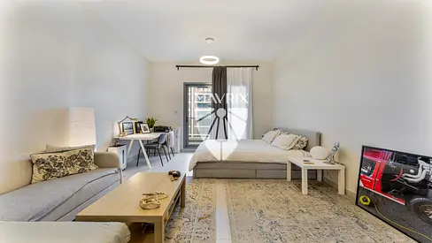 Modern Studio | Next to Park | Spacious | Vacant