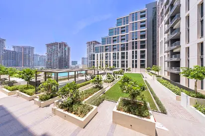 Flexible Cheques | Mid Floor | Pool and Park View