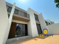 Single Row, Close to Amenities, Vacant soon
