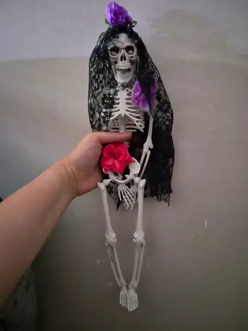 *Like New* Vintage Hanging Plastic Skeleton Bride