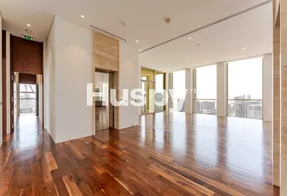 Vacant | Private Floor Residence | Top Floor