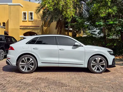2021 AUDI Q8 — фото 4