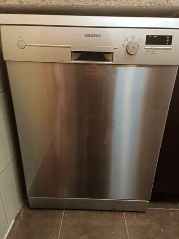 Siemens freestanding stainless steel dishwasher - good working condition