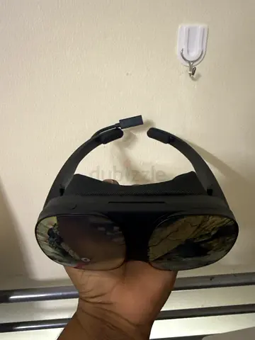 Used VR Headset in Good Condition - Comfortable Fit