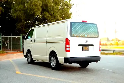 2009 Toyota HIACE — фото 4