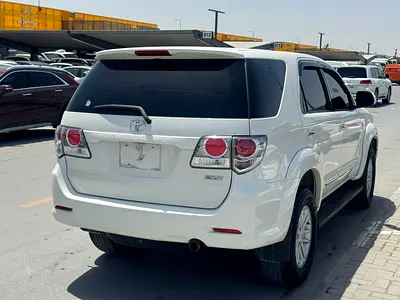 صورة 4 لـ 2015 Toyota FORTUNER