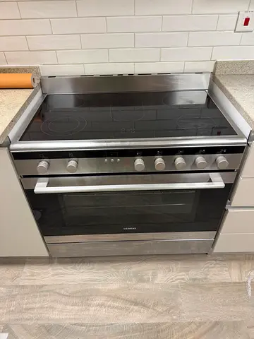 Siemens Freestanding 5Cermaic Hubs Electric Cooker 90cm