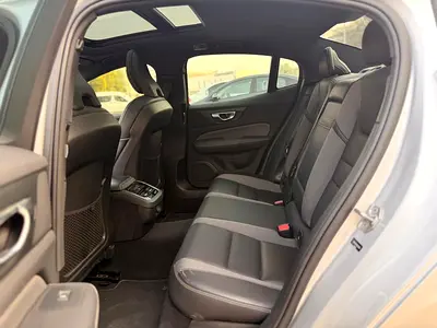 2022 Volvo S60 photo 8