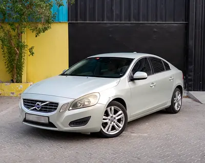 2013 Volvo S60 T4 – Luxury & Reliable Sedan