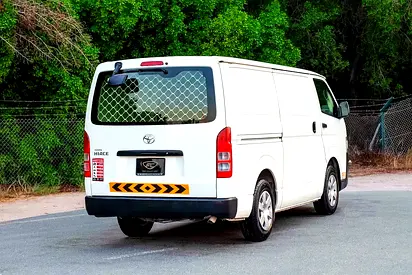 2021 Toyota HIACE — фото 4