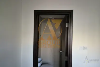 single row| 3bed room +maids room | for rent in warsan villa