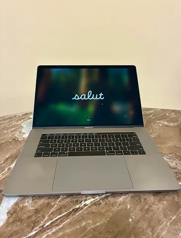 Macbook Pro Core i9 (9th gen) with 32Gb Ram and 512Gb SSD