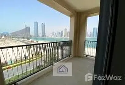3 BEDROOM TOWNHOUSE - SEA VIEW