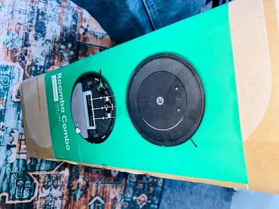 Robot Vacuum Cleaner (Roomba-style) - Combo Pack, Good Condition