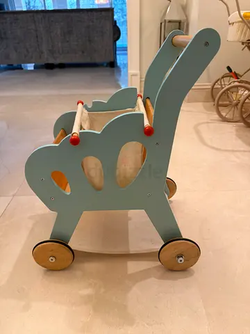 Le toy van Honeybake trolley