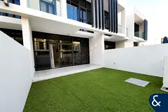 2BR Townhouse | Closed Kitchen | Spacious