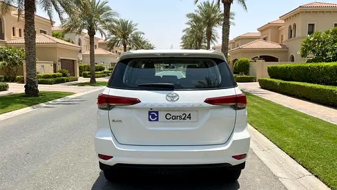 صورة 4 لـ 2025 Toyota FORTUNER