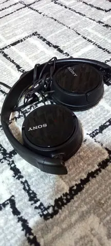 Sony over-ear wired headphones - foldable, good condition