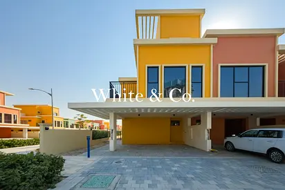 Corner End | Available | Closed Kitchen