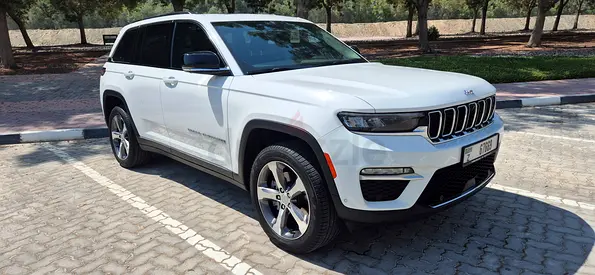 Jeep Grand Cherokee Limited 2023 GCC Specs