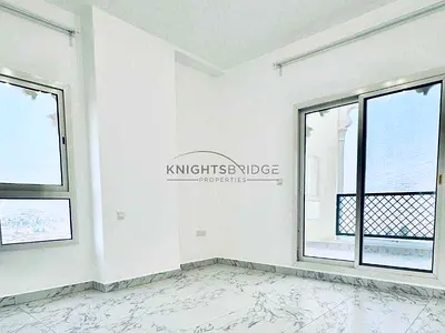 High-Floor 3BR | Renovated | Closed Kitchen