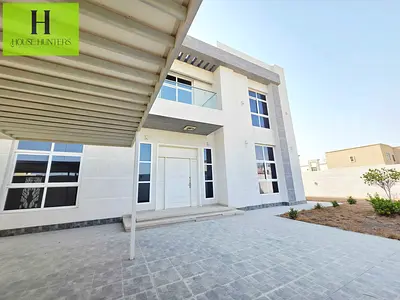 Luxury 5BR Villa Parking Garden
