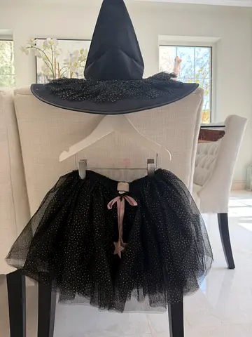 mimi and lula skirt and hat set.