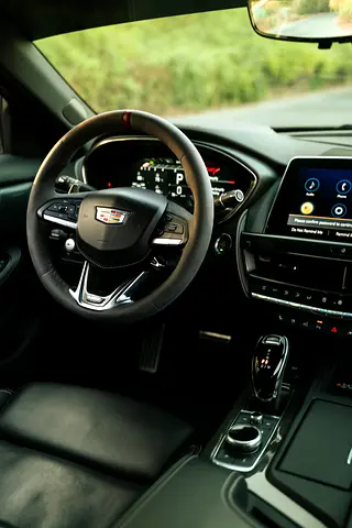2022 Cadillac CT5 — фото 10