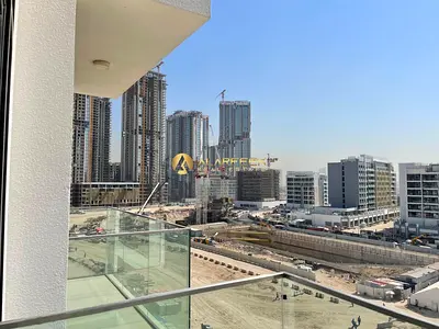 Ready To Mone l Vacant l Spacious