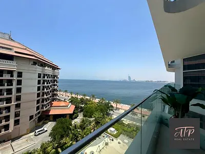 Sea View| Upgraded | Private Beach