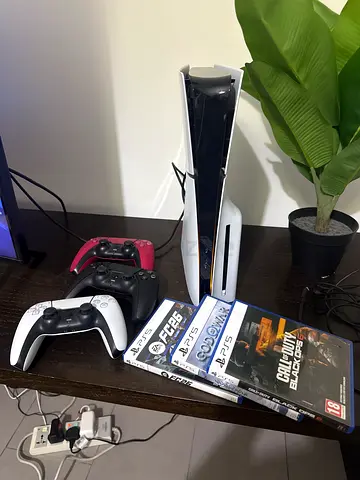 PlayStation 5 Console 1TB with 3 Controllers and 3 Games, FC26, COD 6 and GOW - new Condition