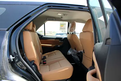 صورة 16 لـ 2026 Toyota FORTUNER