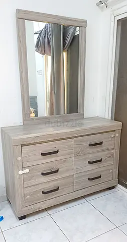 Dressing table