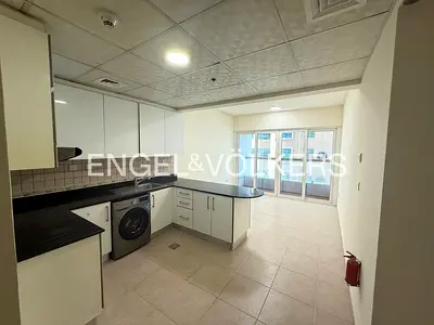 Spacious | Unfurnished | Mid Floor