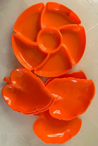 Nuts or fruits sectioned set  طقم فواكه او مكسرات