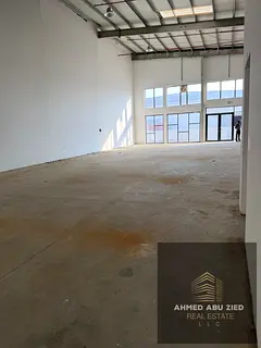 Warehouse for Annual Rent in Umm Al Quwain, 3,450 sq. ft., 40 kW Power, Suitable for Commercial and