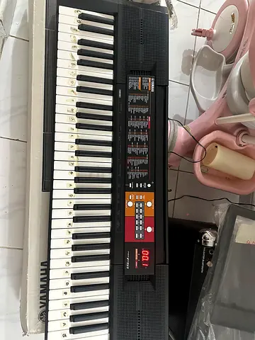 Yamaha portable keyboard - used, working condition