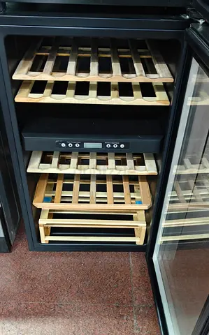 Hoover Dual Zone Wine Cooler with Wooden Shelves