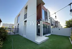 True Corner Unit | Single Row | Spacious