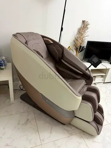 Advanced Full Body Massage Chair with Digital Controller. Model: Zeitaku Yawarakai Anshin